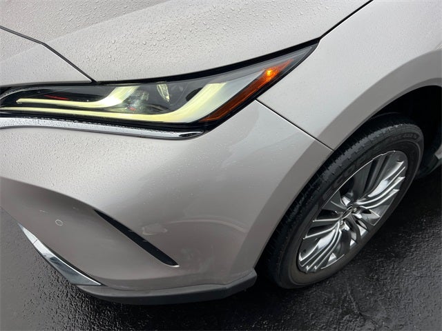 2022 Toyota Venza Base