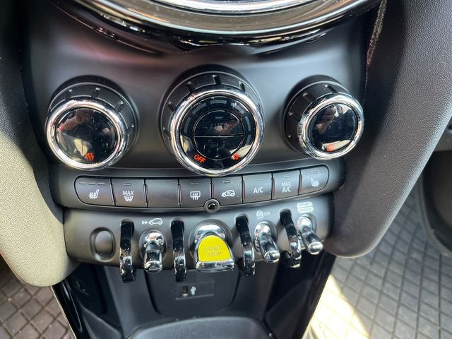 2024 MINI Cooper SE Electric Signature