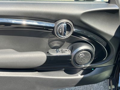 2024 MINI Cooper SE Electric Signature